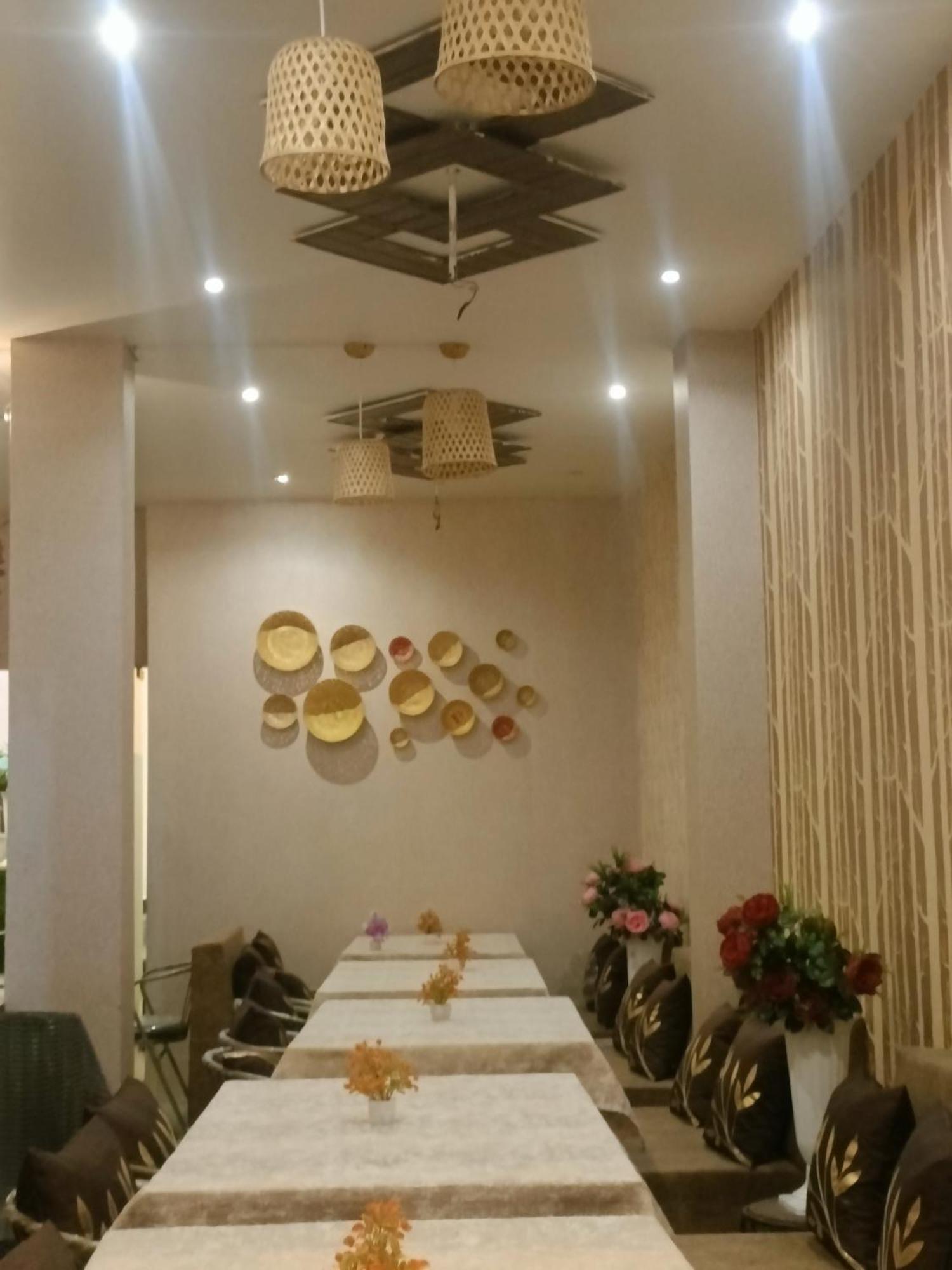 Dewās Rk Hotel & Restaurant מראה חיצוני תמונה